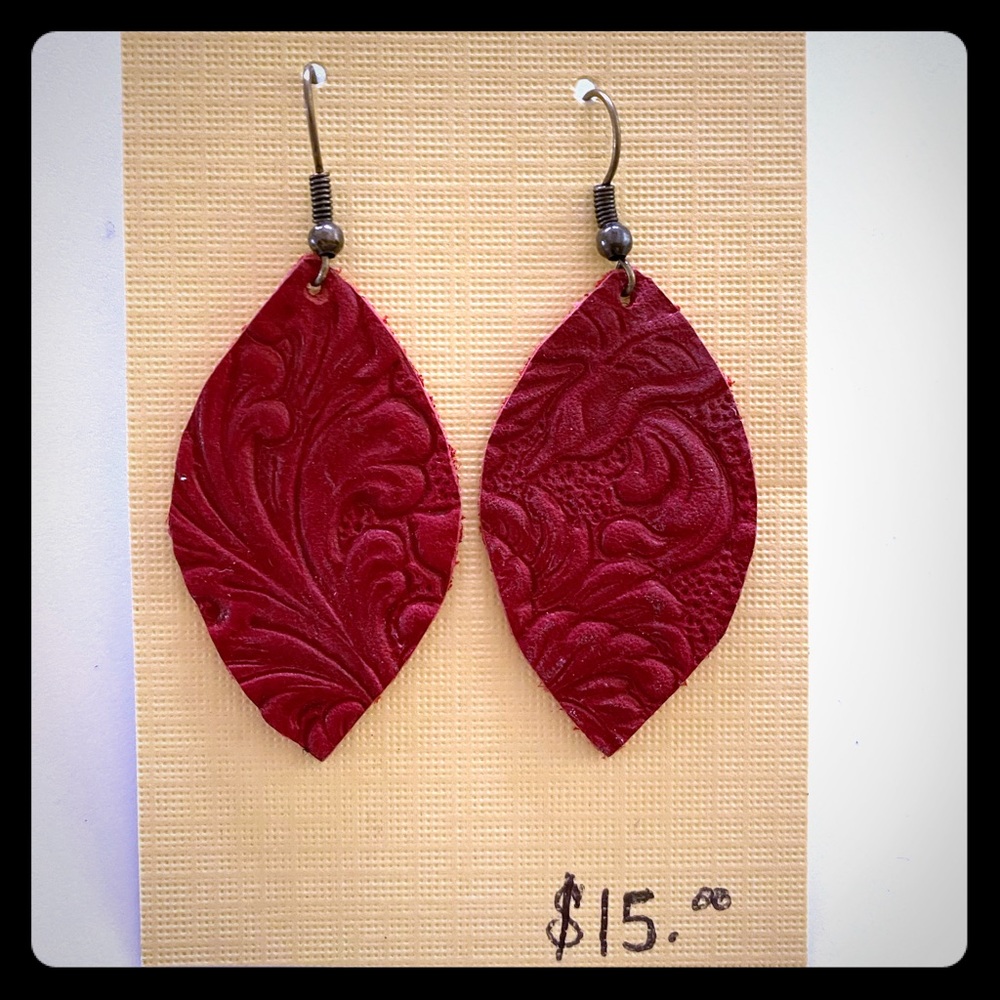Leather design earrings